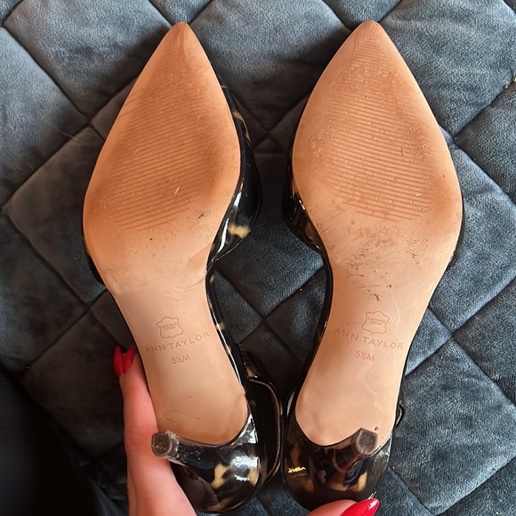 Ann Taylor tortoise shell heels - Picture 4 of 6